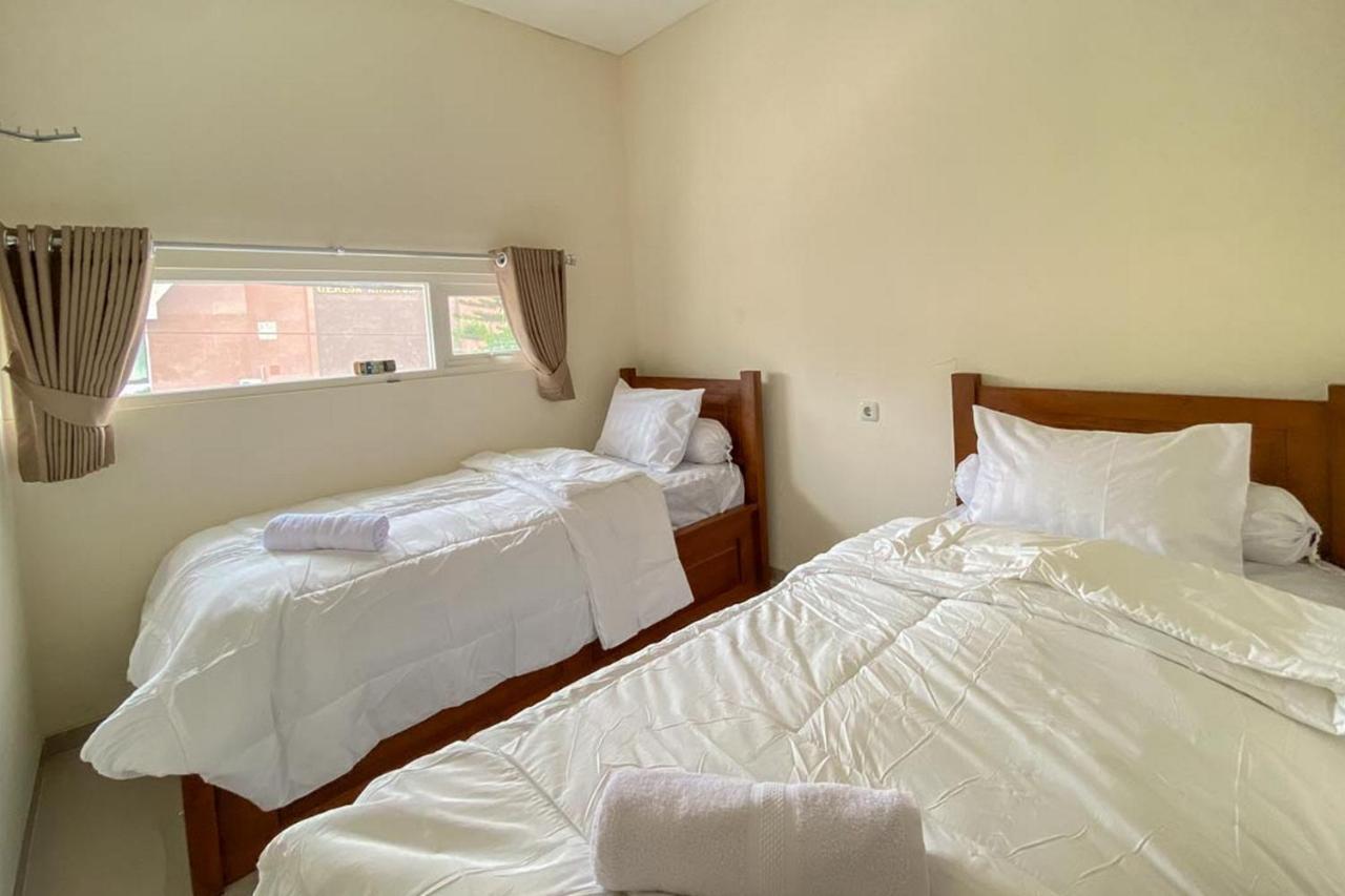 Nipa Guest House Near Universitas Widyagama Mitra Reddoorz Blimbing  外观 照片
