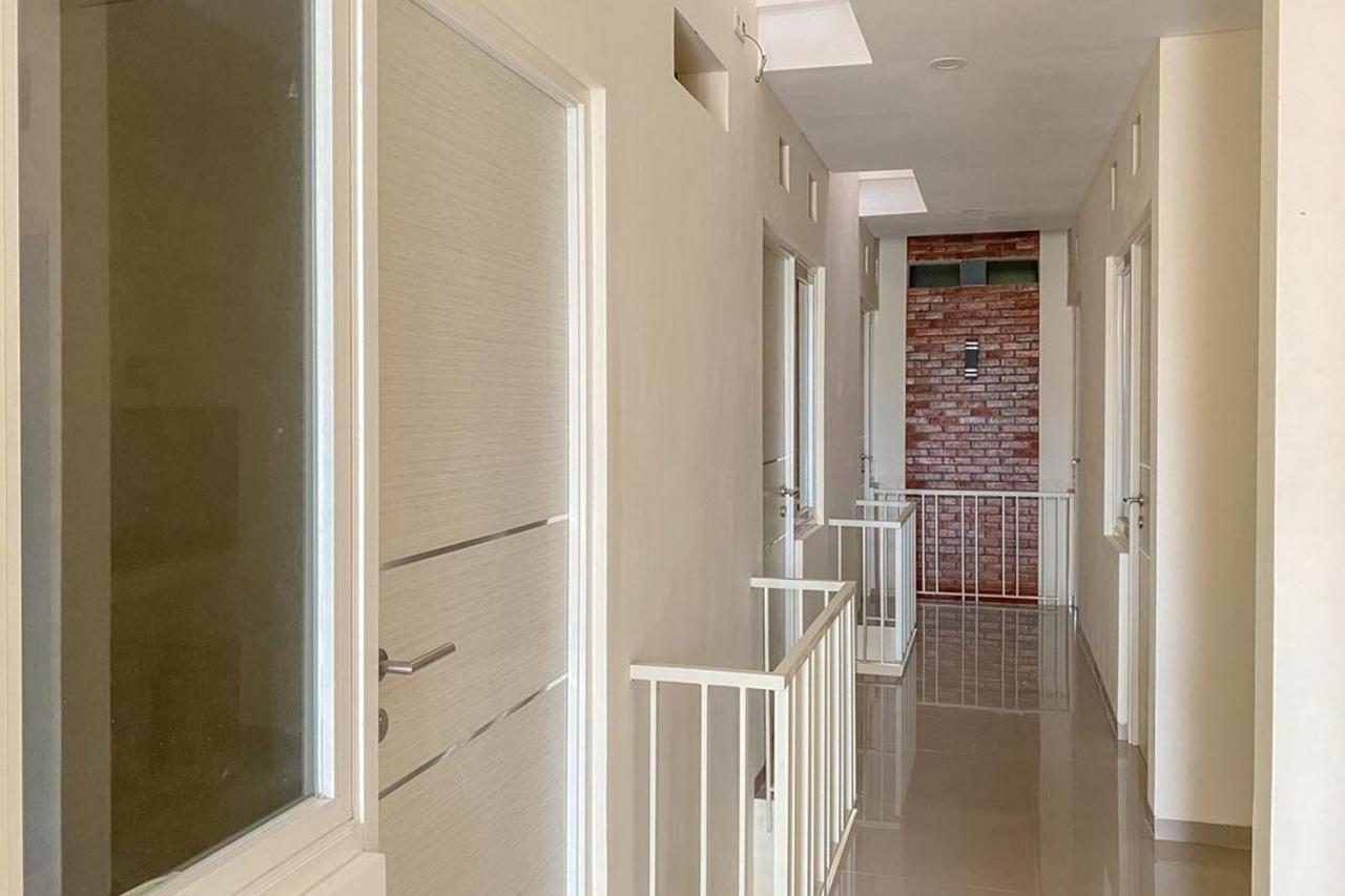 Nipa Guest House Near Universitas Widyagama Mitra Reddoorz Blimbing  外观 照片