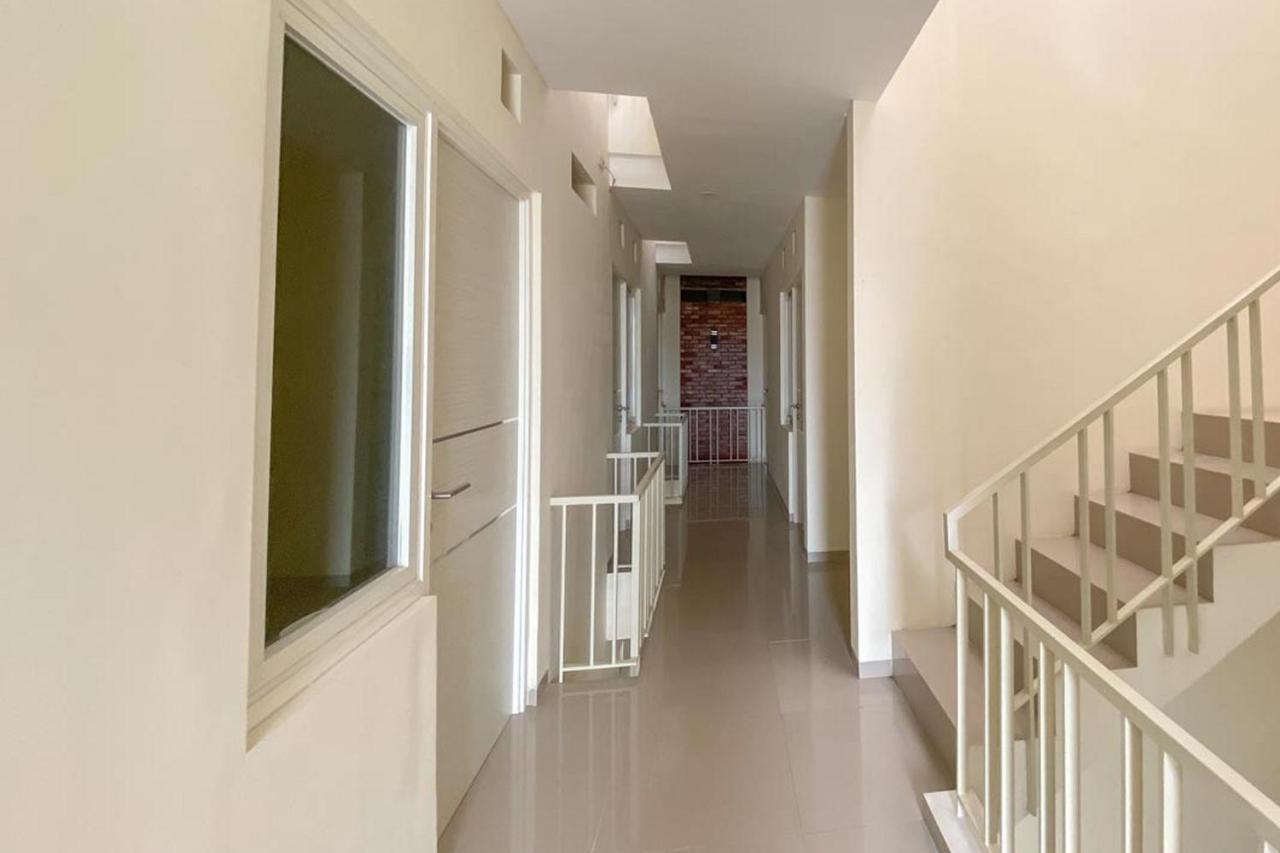 Nipa Guest House Near Universitas Widyagama Mitra Reddoorz Blimbing  外观 照片